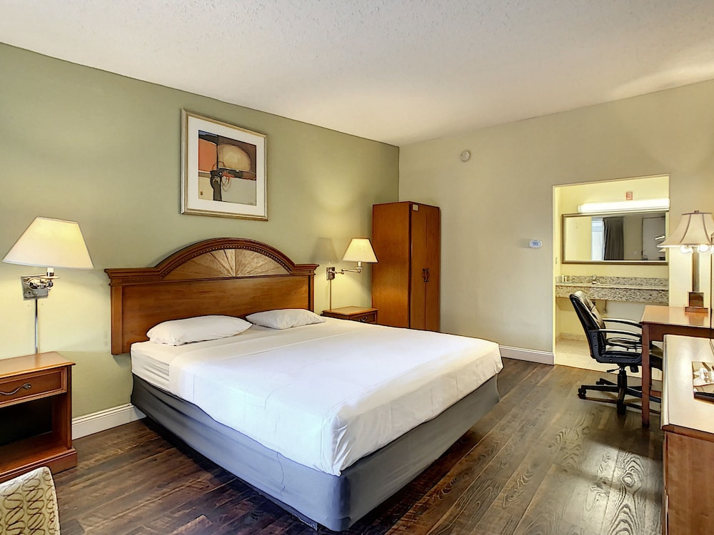 Stayable Suites Orlando 8/16