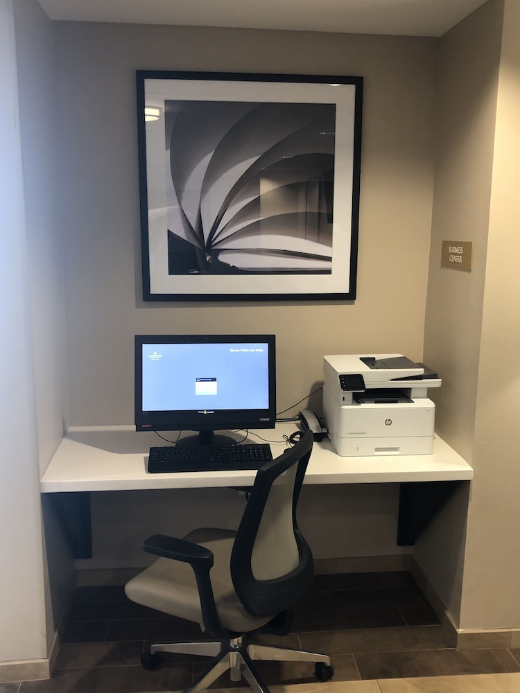CANDLEWOOD SUITES EL DORADO 24/25