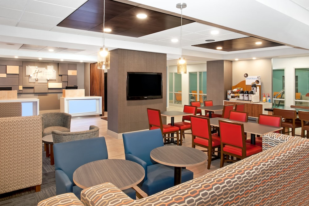 Holiday Inn Express Haskell-Wayne Area 58/75