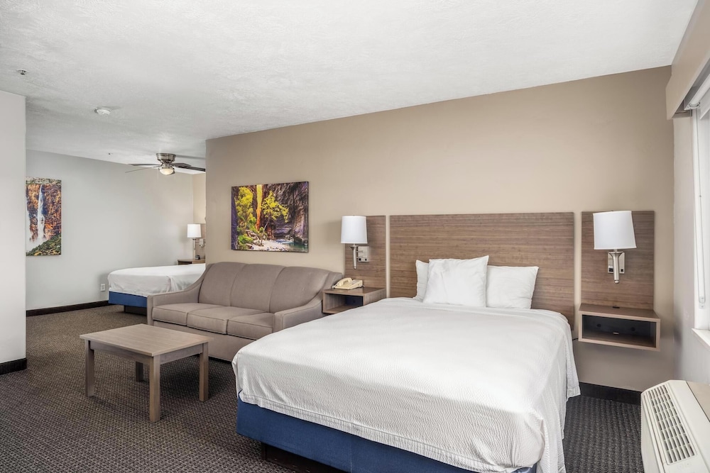 St George Inn Suites 30/67