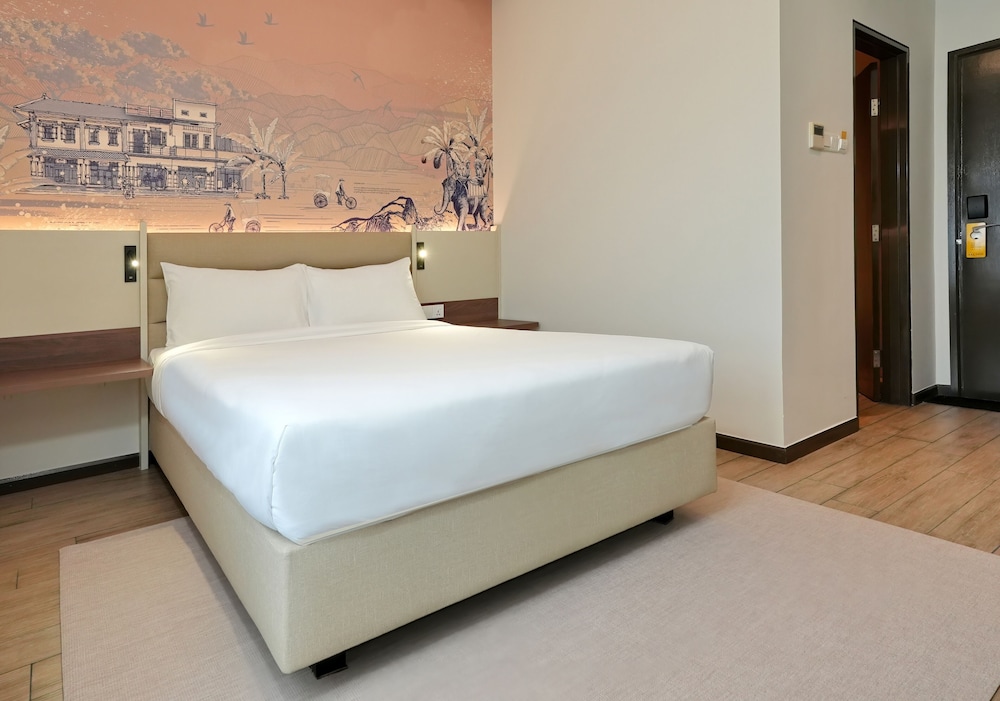 DELUXE, QUEEN BED