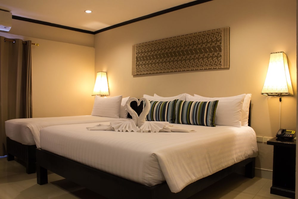 Golden Tulip Essential Pattaya 16/65