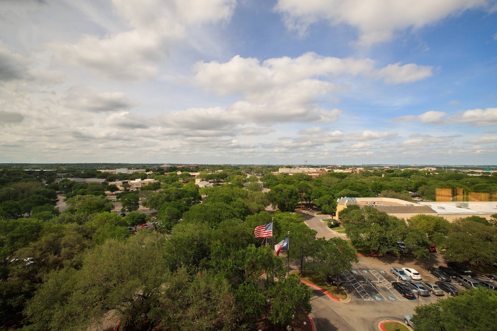 Renaissance Austin Hotel 44/45