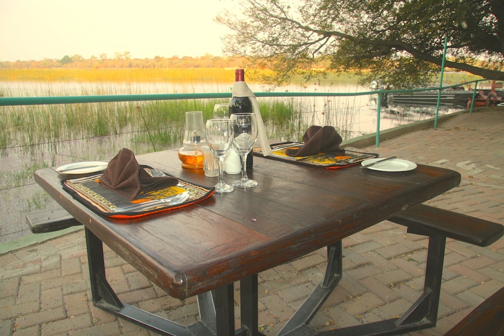 Island Safari Lodge 21/50