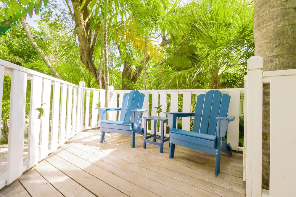 Coconut Palm Inn 26/50