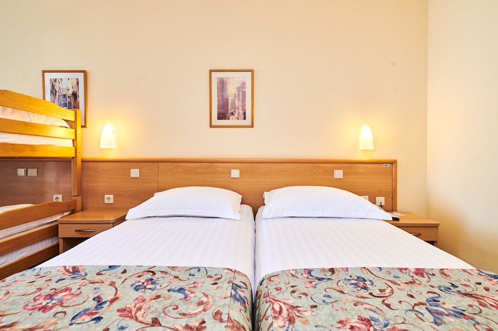 Hotel Aurora Plava Laguna 9/50