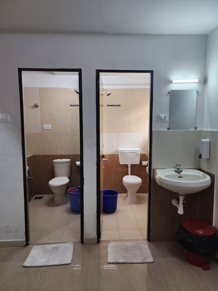All Seasons Guest House 42/43