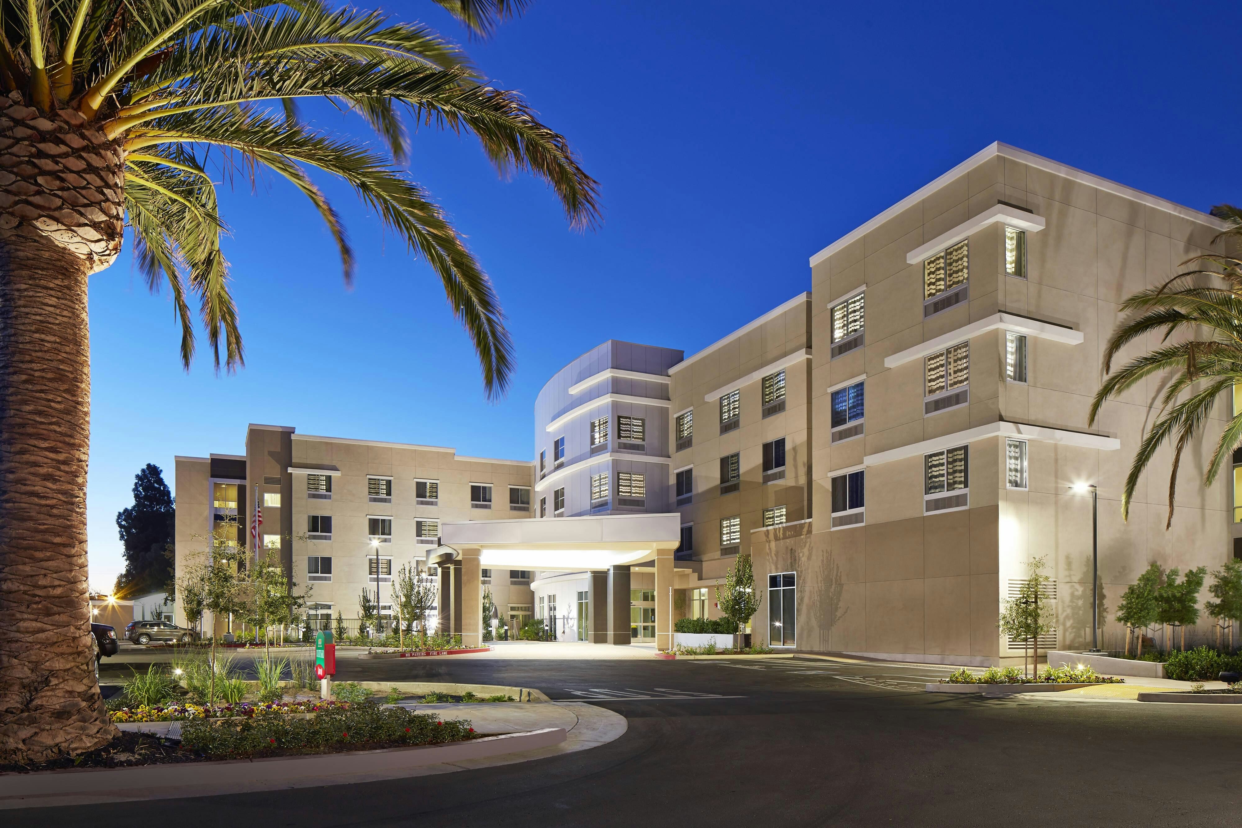 Courtyard Sunnyvale Mountain View 5/6