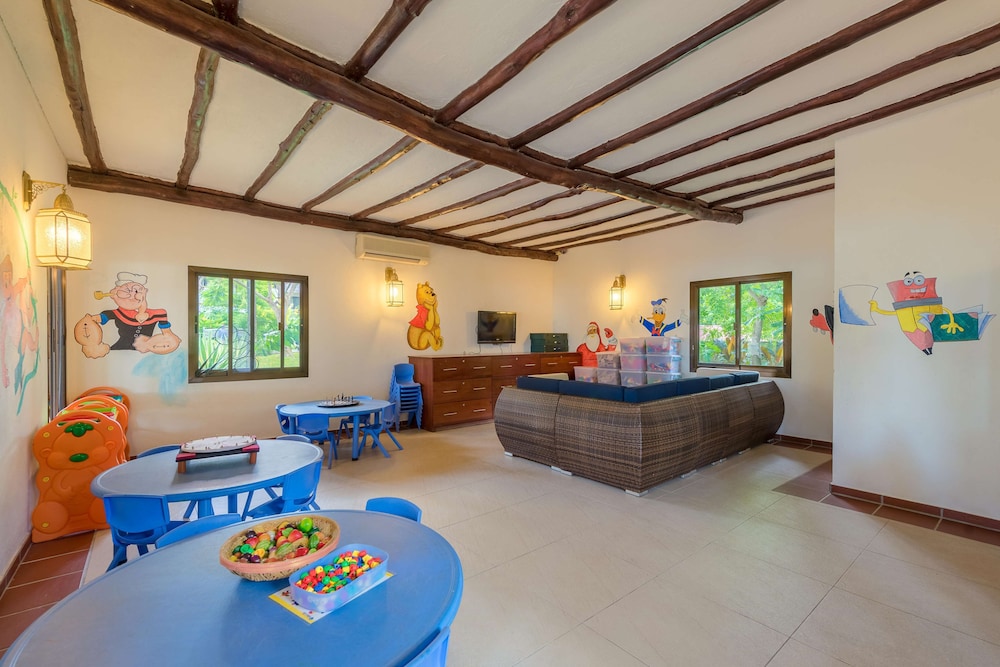 Sea Cliff Resort and Spa Hotel 7/80