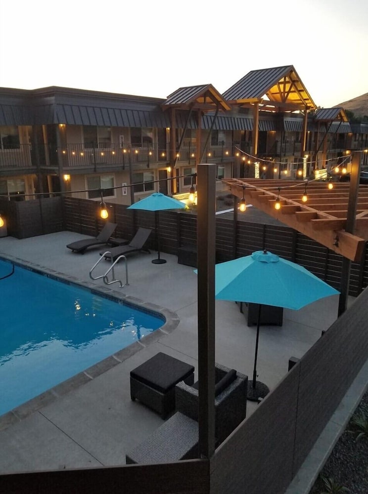 The Hotel Y, a Dazzler Select by Wyndham 20/21