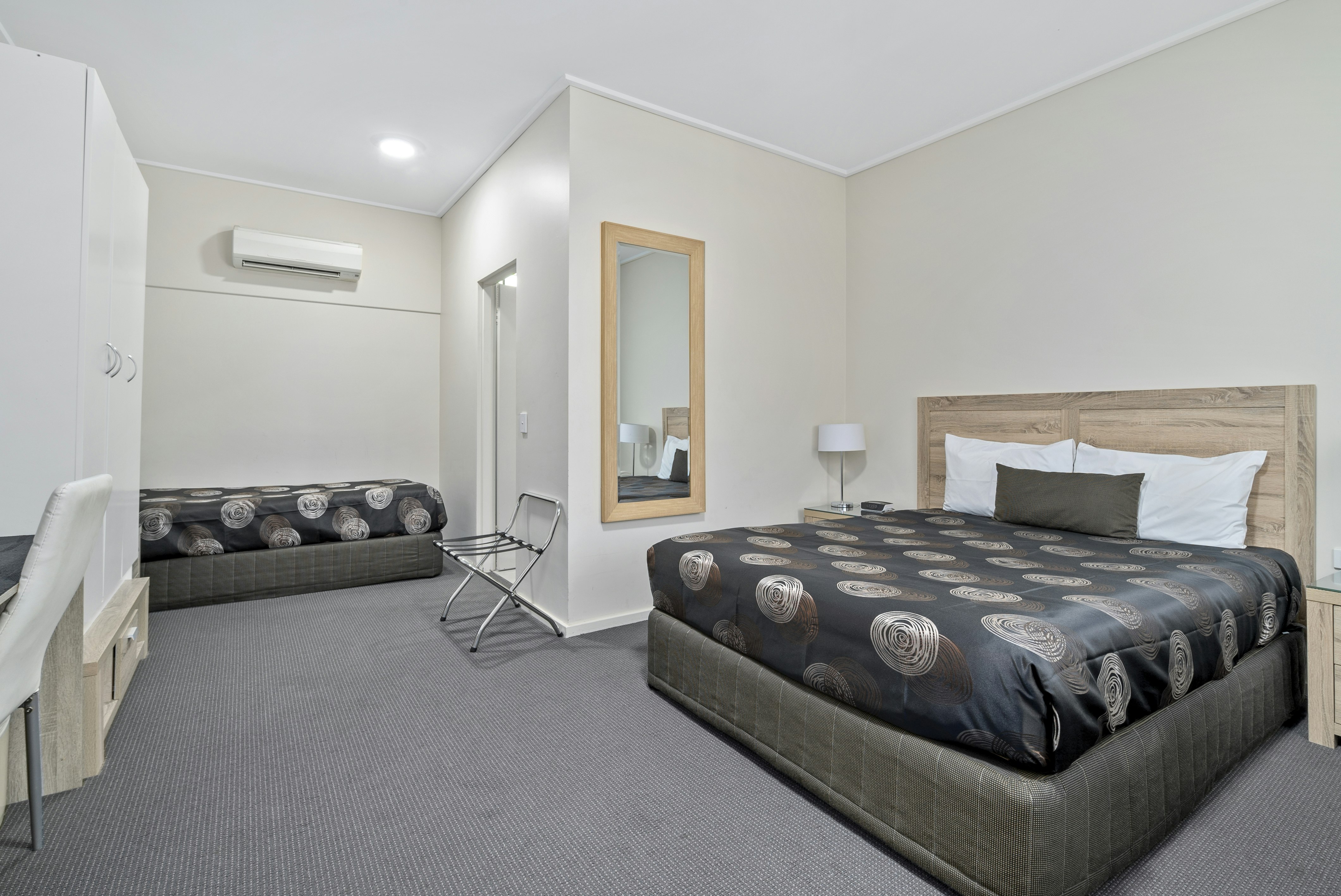 Sherbourne Terrace Hotel 5/39