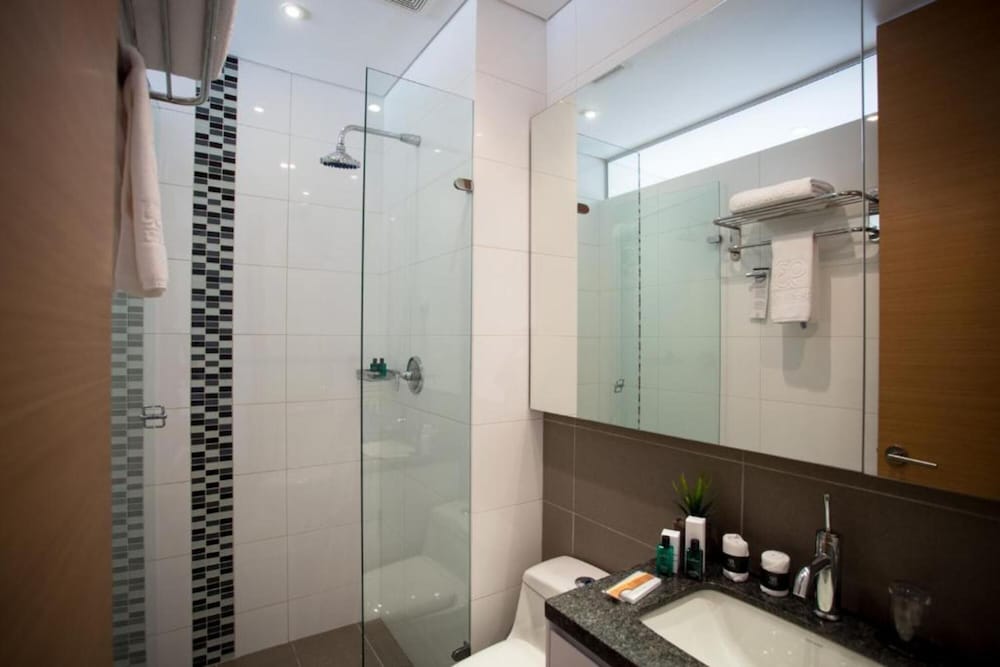 Hotel 93 Luxury Residences 67/69