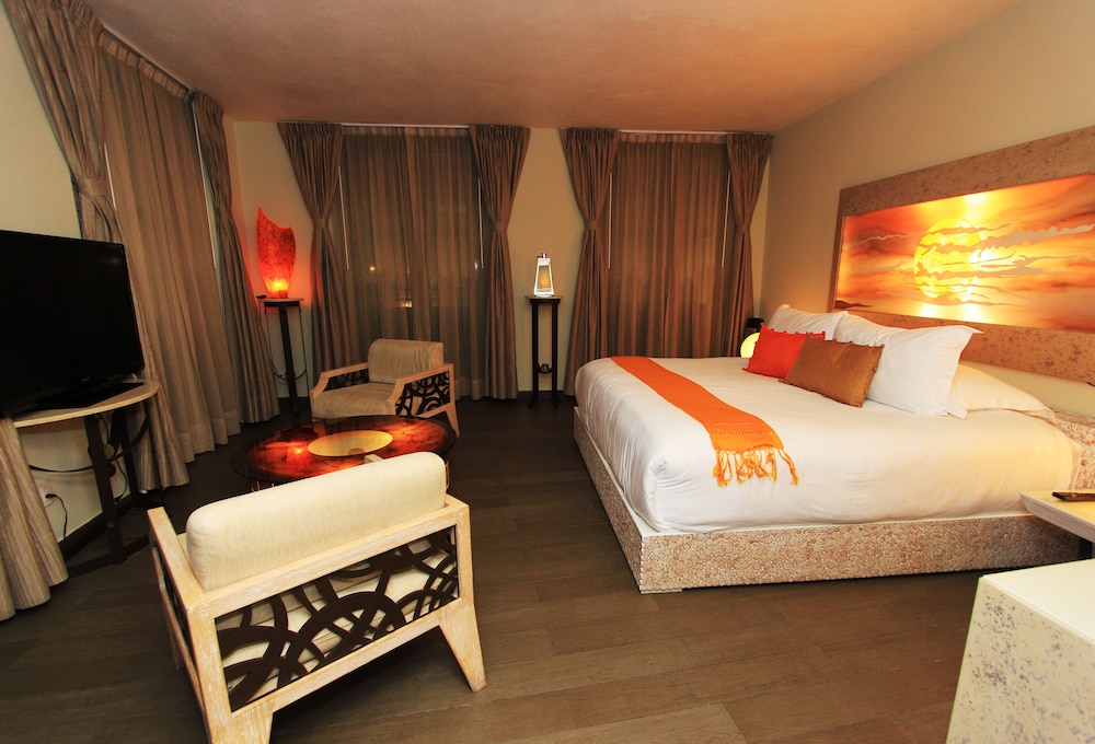 Plaza Gallery Hotel & Boutique 45/70
