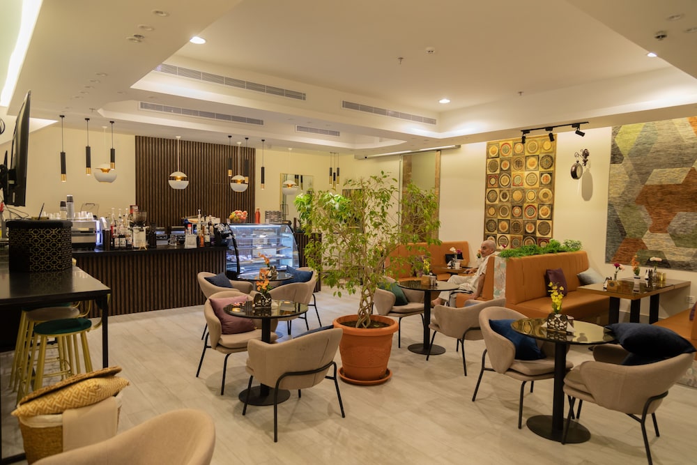Carawan Hotel Jeddah 61/70