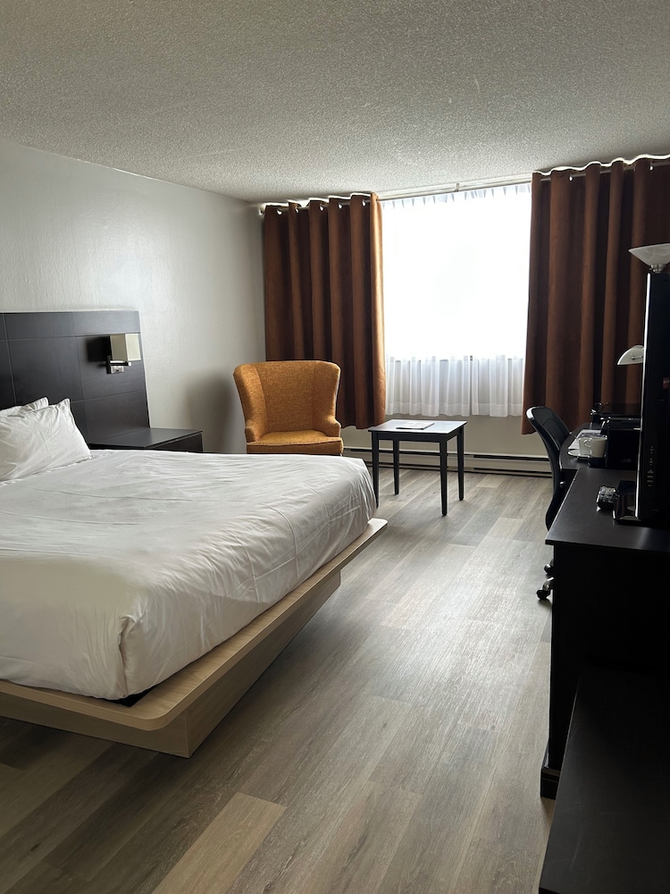 Signature, King Bed
