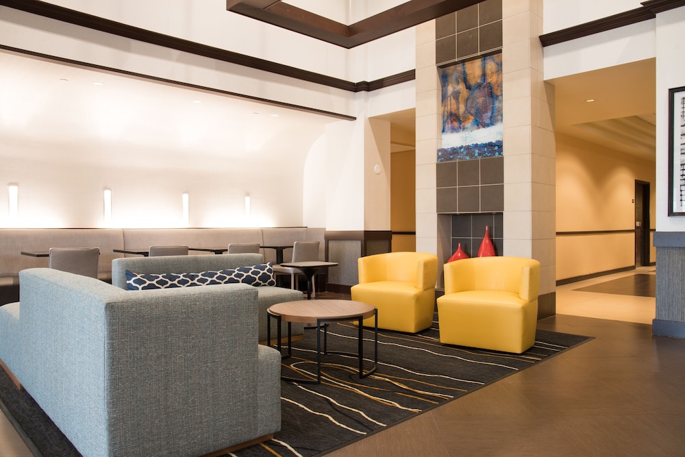 Hyatt Place Minneapolis/Eden Prairie 46/68