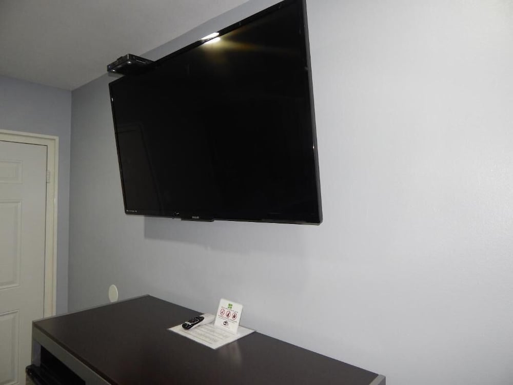 Executive Inn 26/38