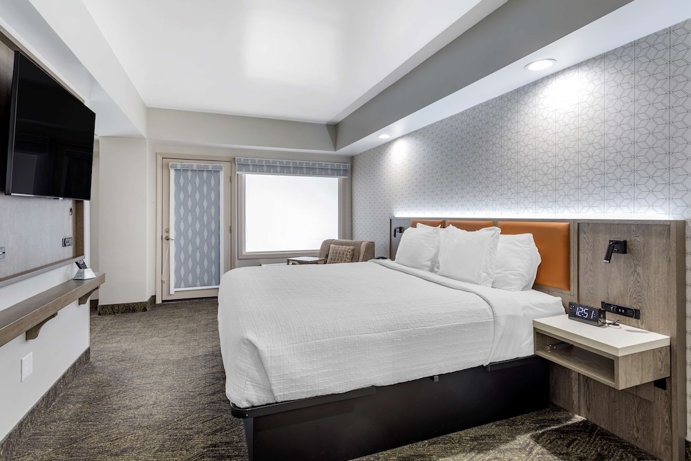 Best Western Plus Apple Valley Lodge Pigeon Forge 8/32