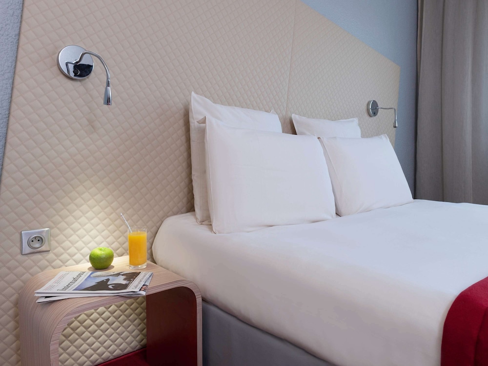 Hotel Mercure Paris Le Bourget 24/74