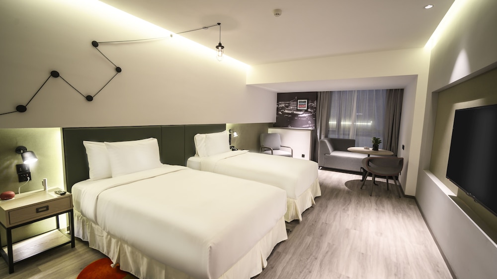 DELUXE, TWIN BEDS