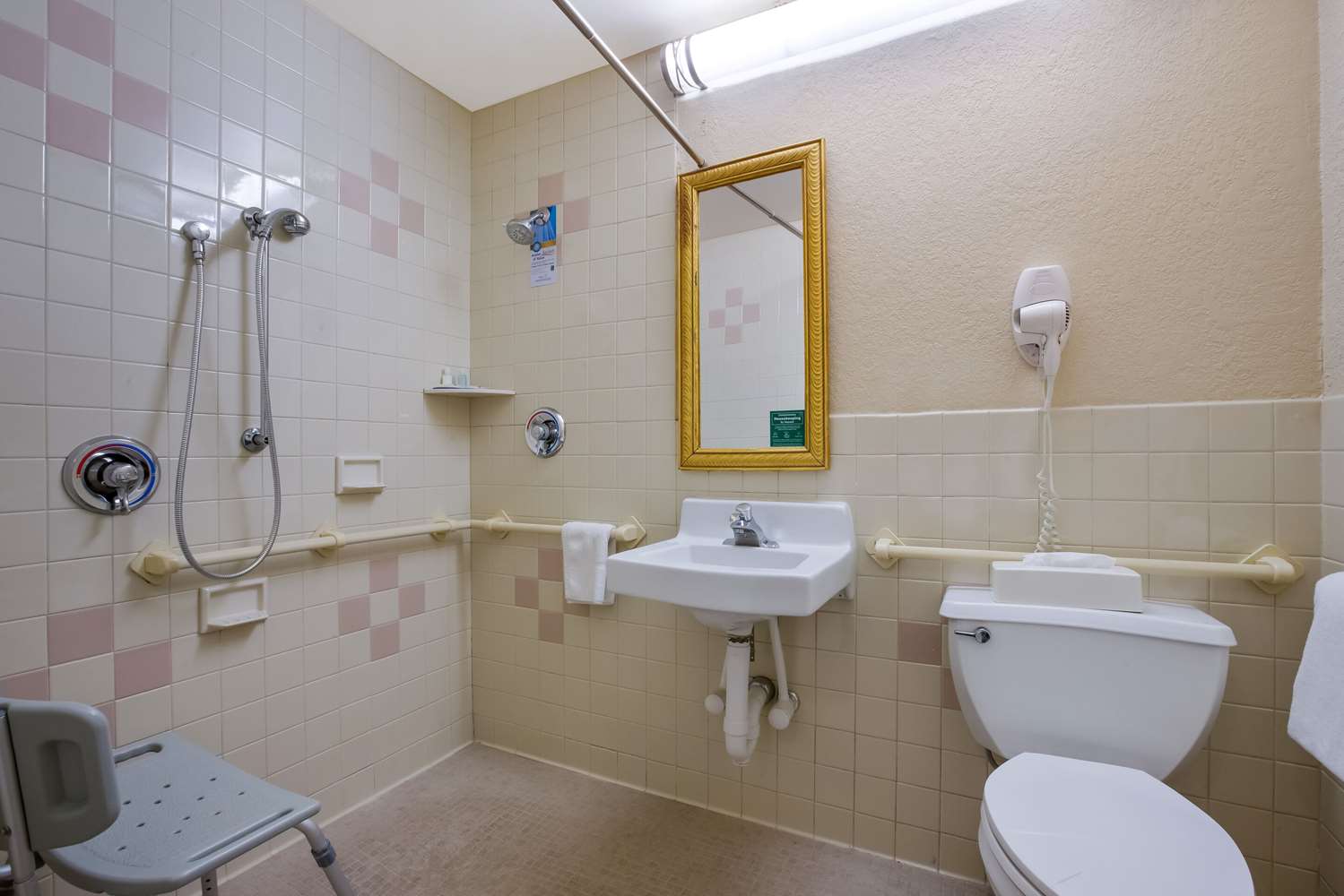 Room, 2 Double Beds, Accessible, Quality Inn Near Princeton 2/2