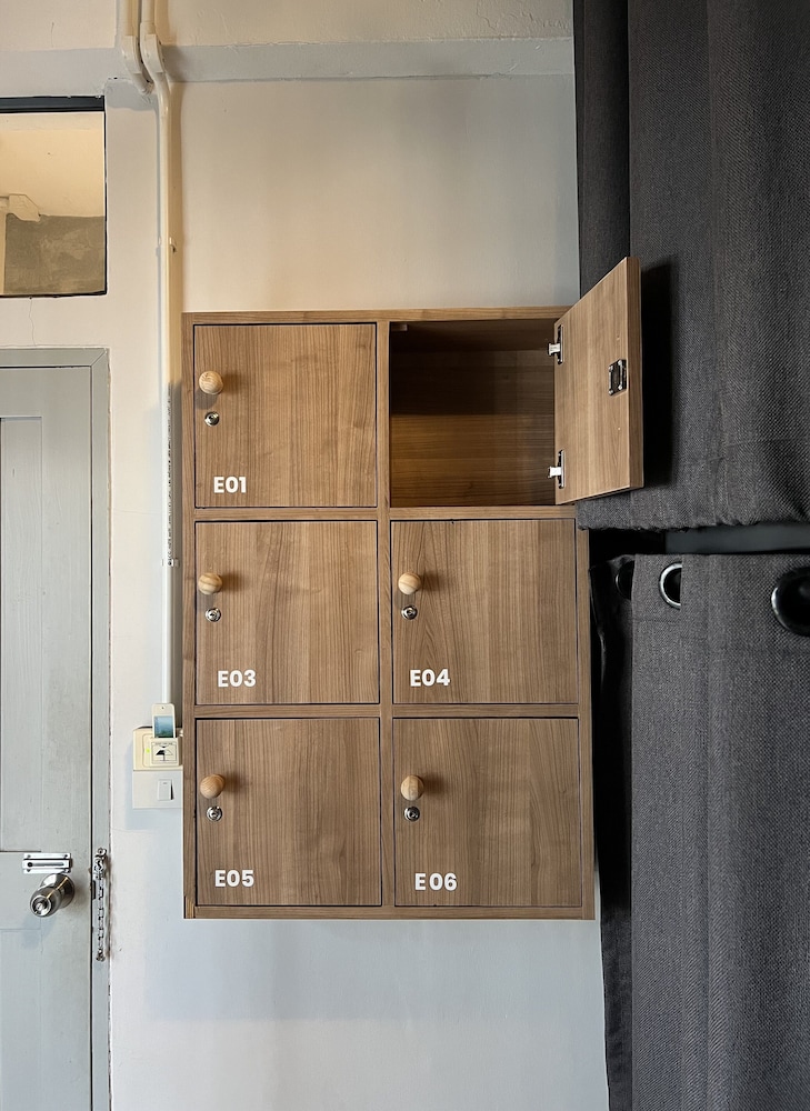 Hobnob Hostel - Adults Only 5/40