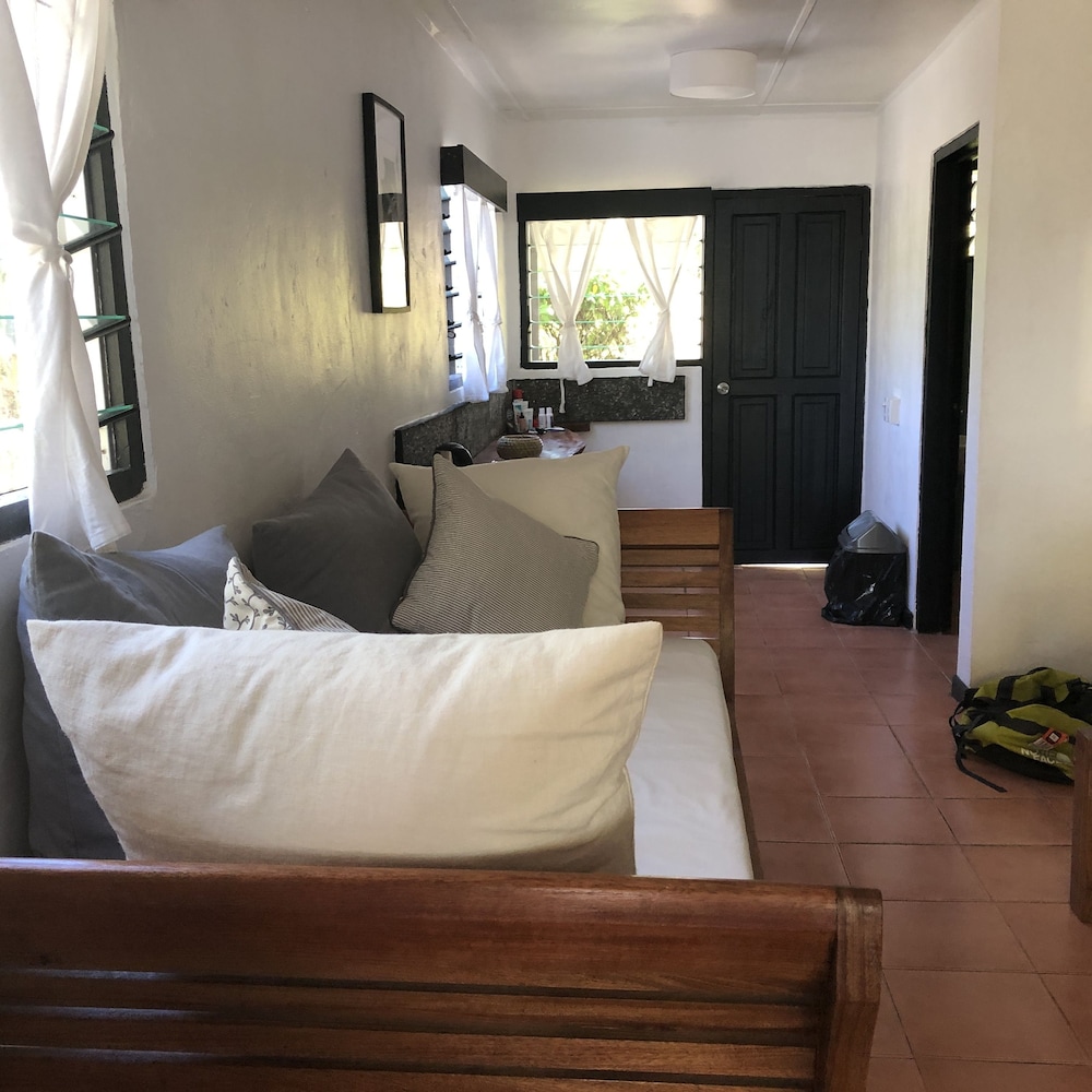 Room, 1 Queen and 1 Single Bed, Ocean Front