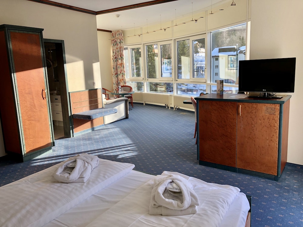Thermal Hotels And Walliser Alpentherme Leukerbad 60/77