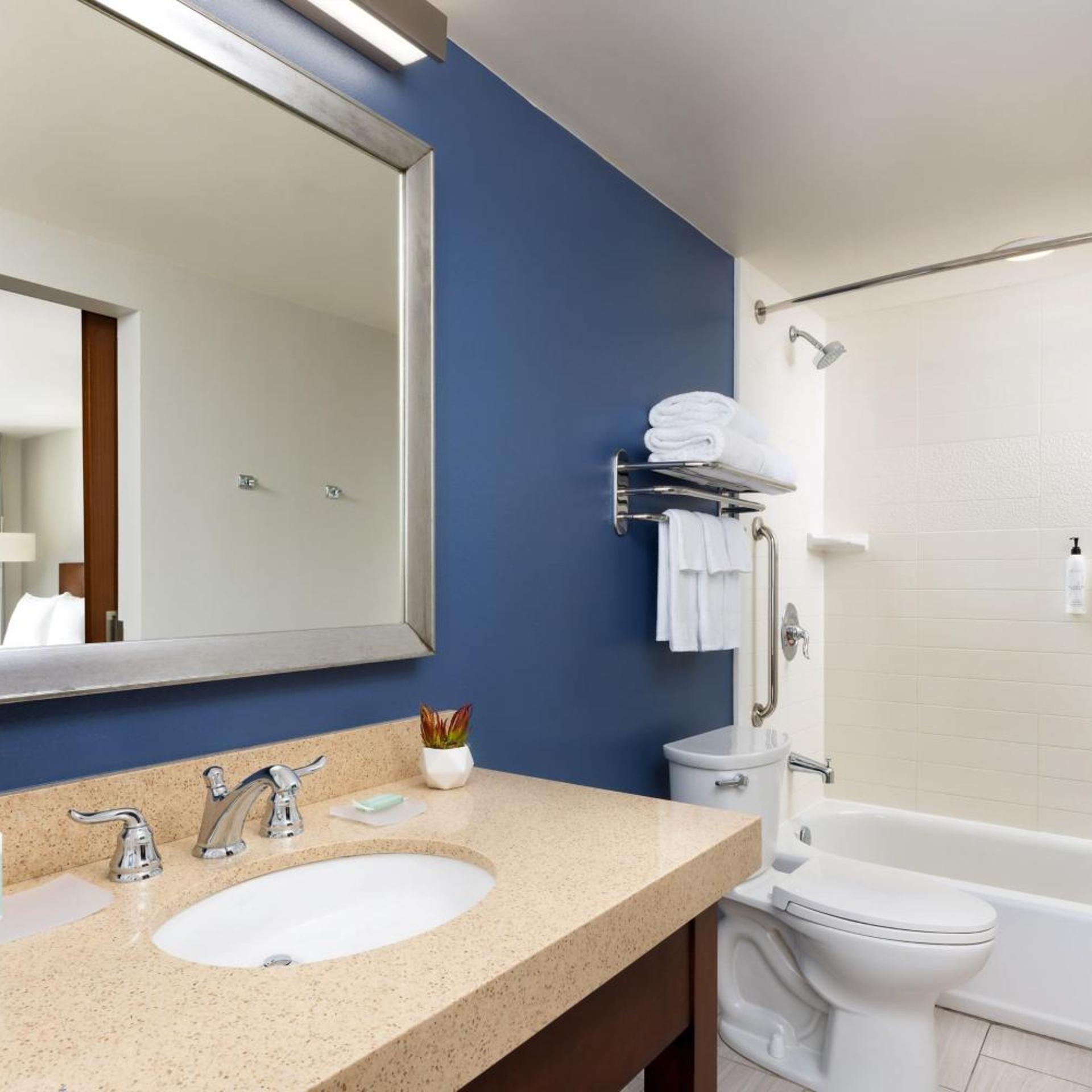 استوديو ديلوكس بسرير كينج مع أريكة، Fairfield Inn Suites Key West At the Keys Collection 5/6