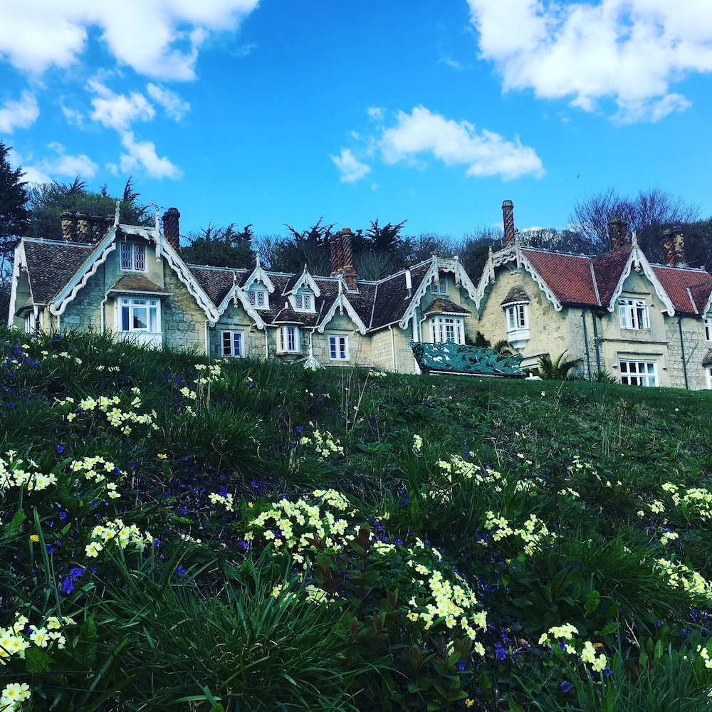 Lisle Combe 41/50