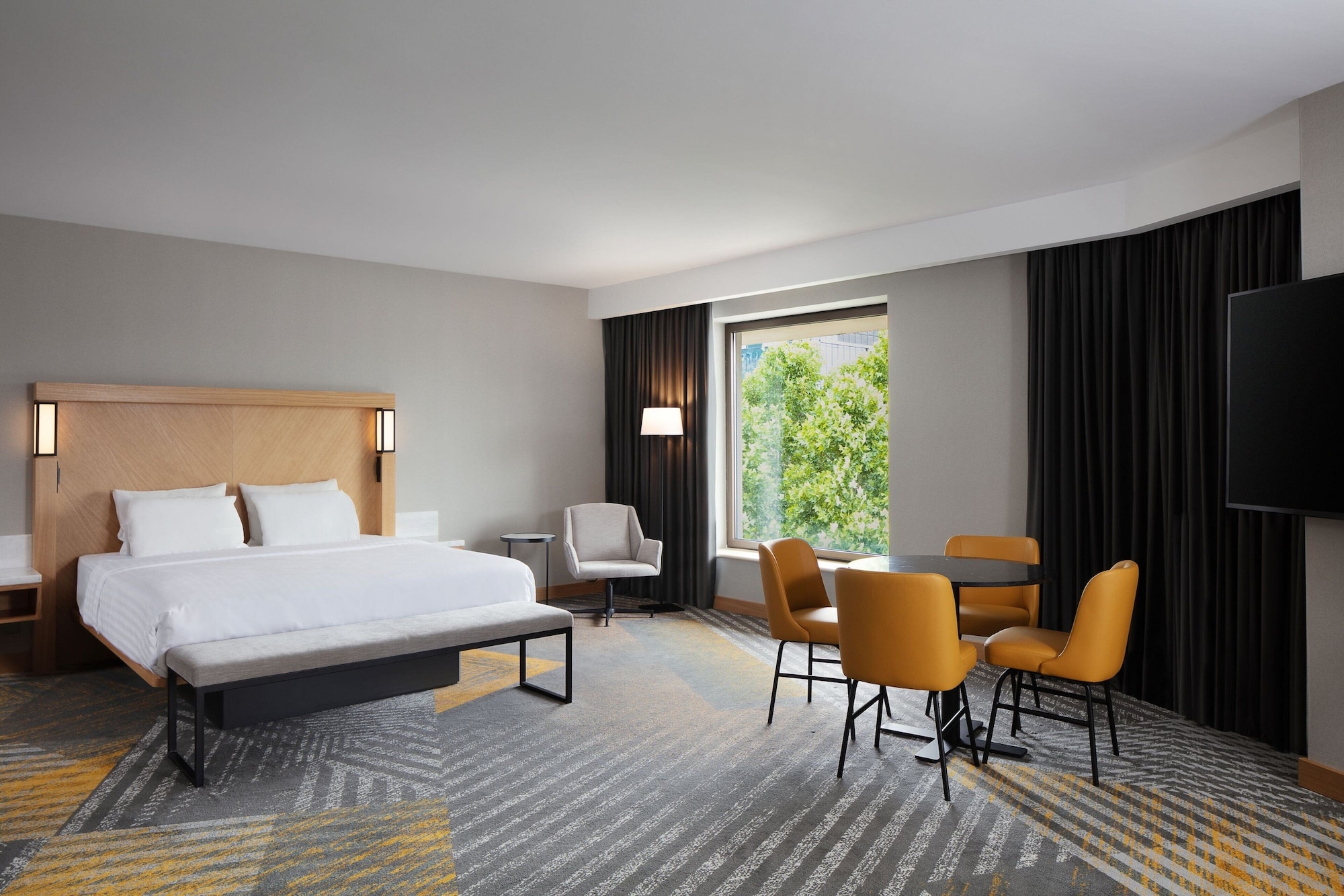 1 Bedroom, Junior Suite, King Bed, Sofa