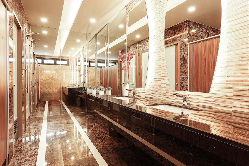 Green Point Residence Hotel 34/62