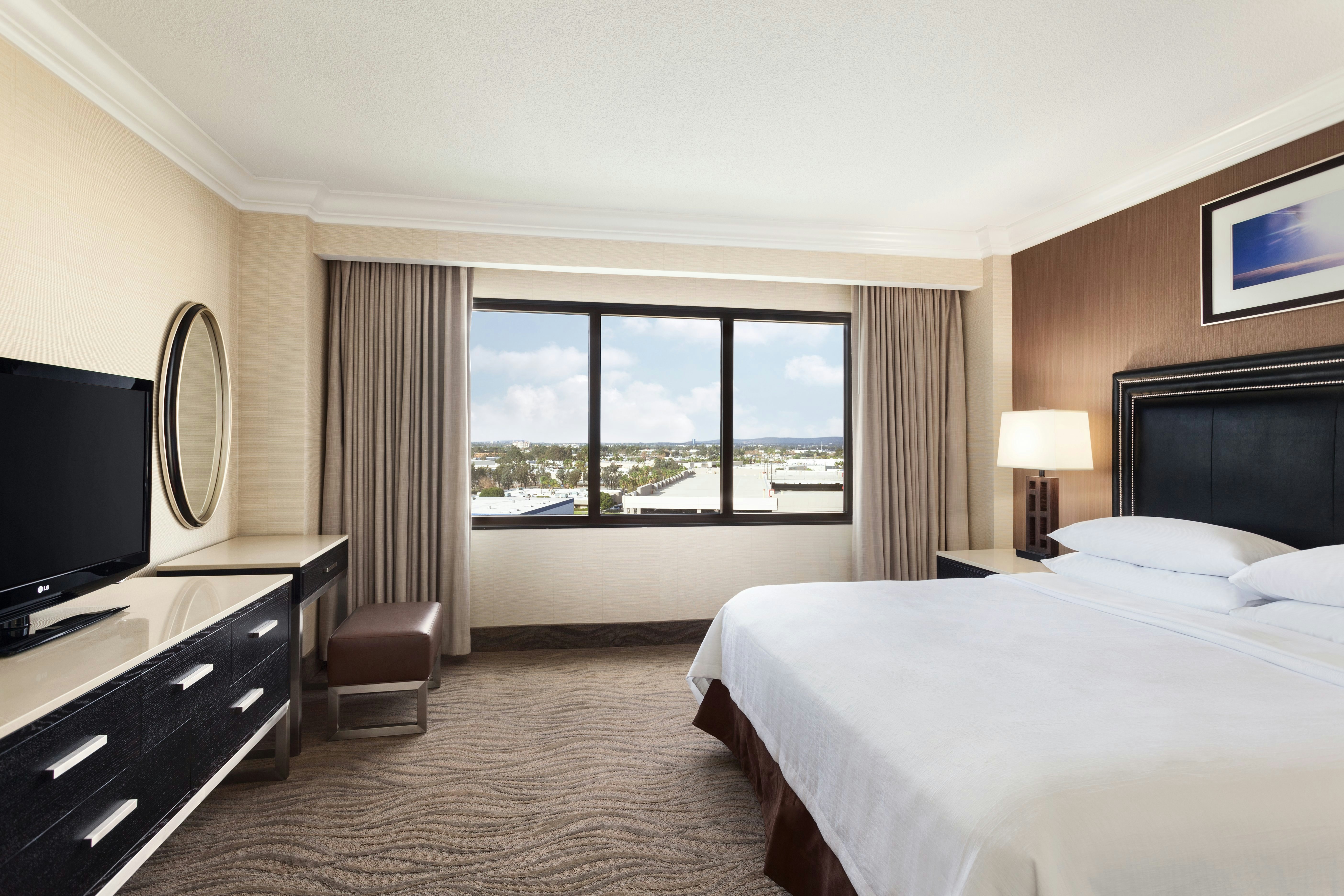 Suite, 2 King Beds, 2 Bathrooms