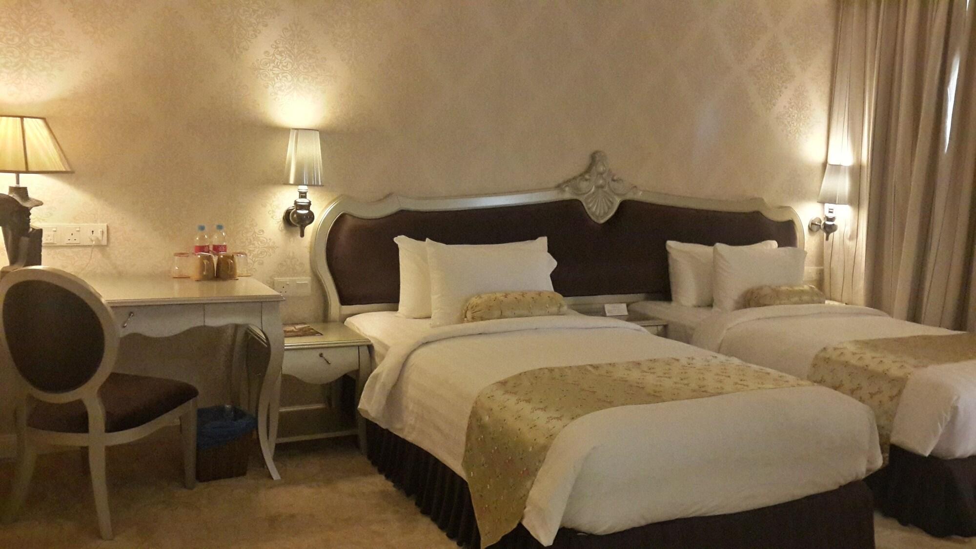 RC Hotel 17/34