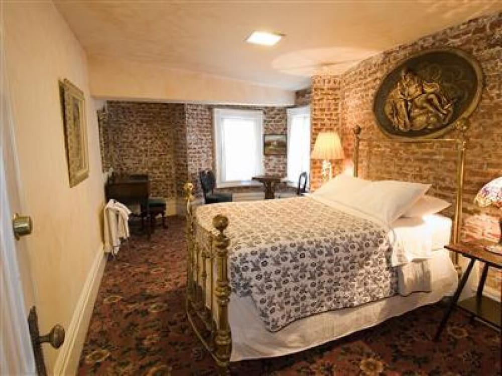 Chateau Tivoli Bed and Breakfast 21/50