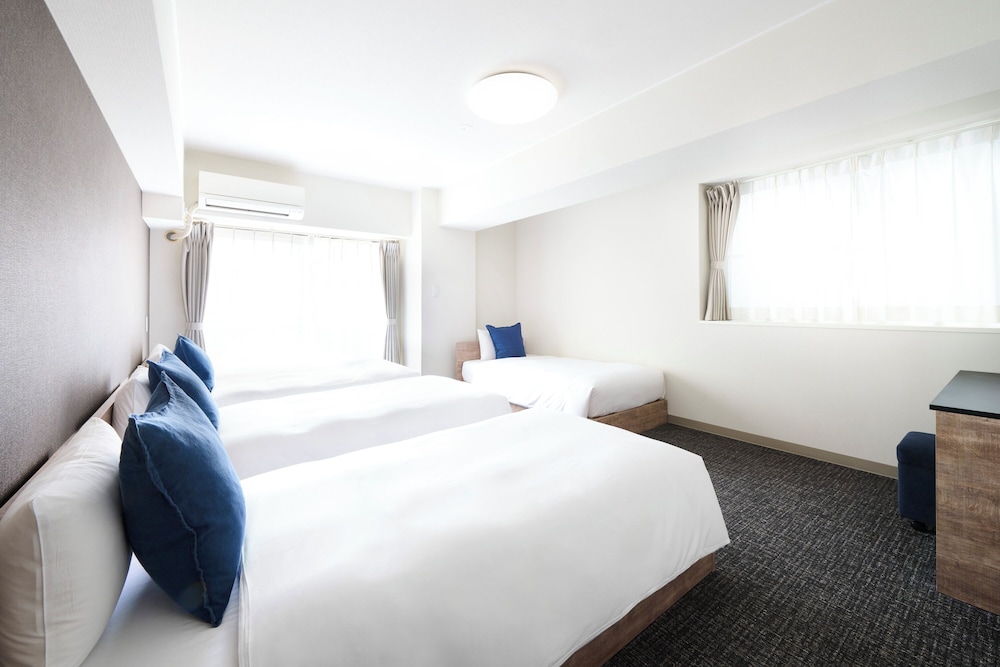ROOM, QUADRUPLE, 4 BEDS