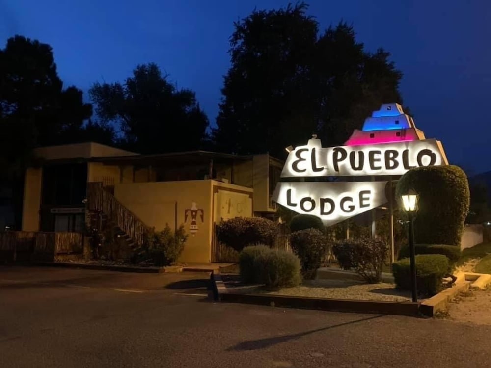 El Pueblo Lodge 12/71