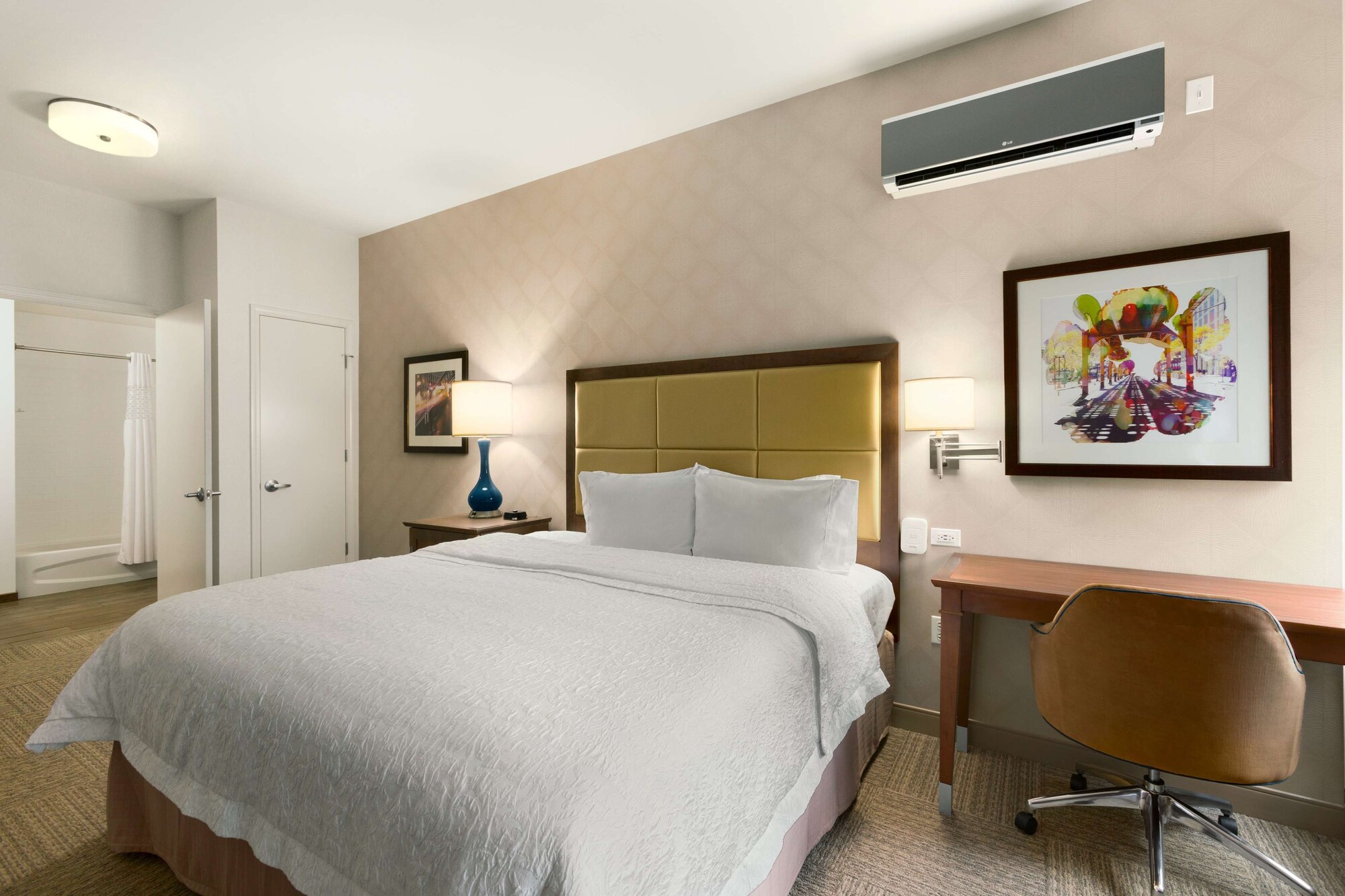 ROOM, ACCESSIBLE