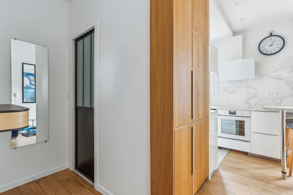 Exclusive, Apartment, Double Bed, Street View, Sofa، RESIDENCE AURMAT 3/4
