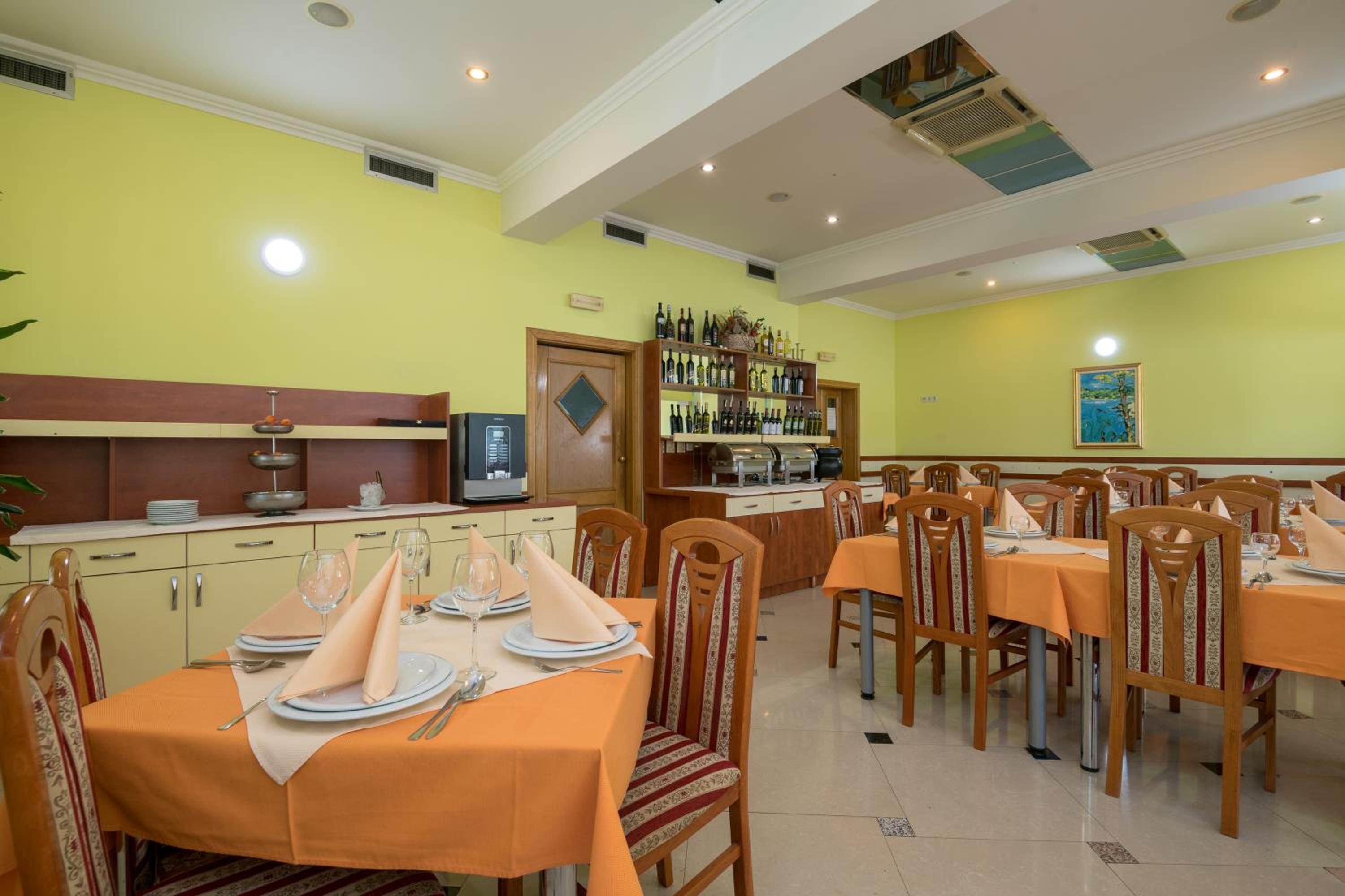 Hotel Adria 38/55