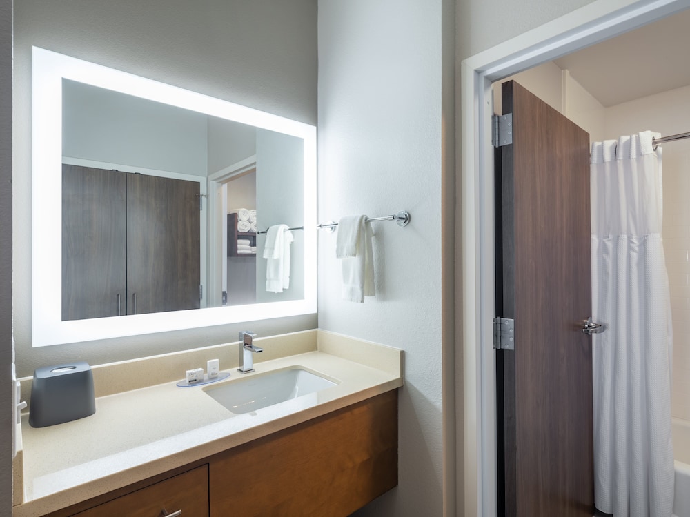 Staybridge Suites Sioux City Southeast 5/52