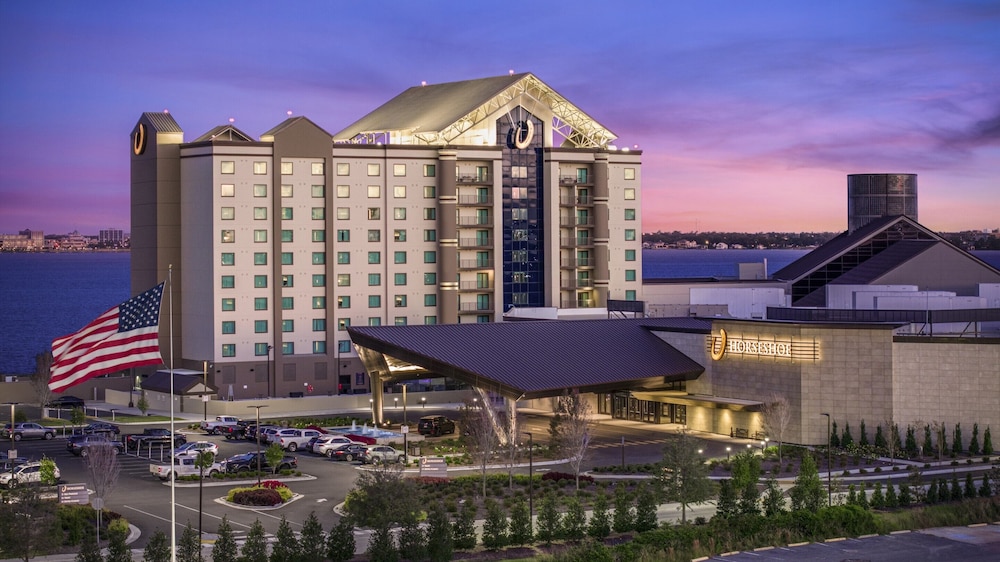 Horseshoe Lake Charles - A Caesars Rewards Destination 1/50