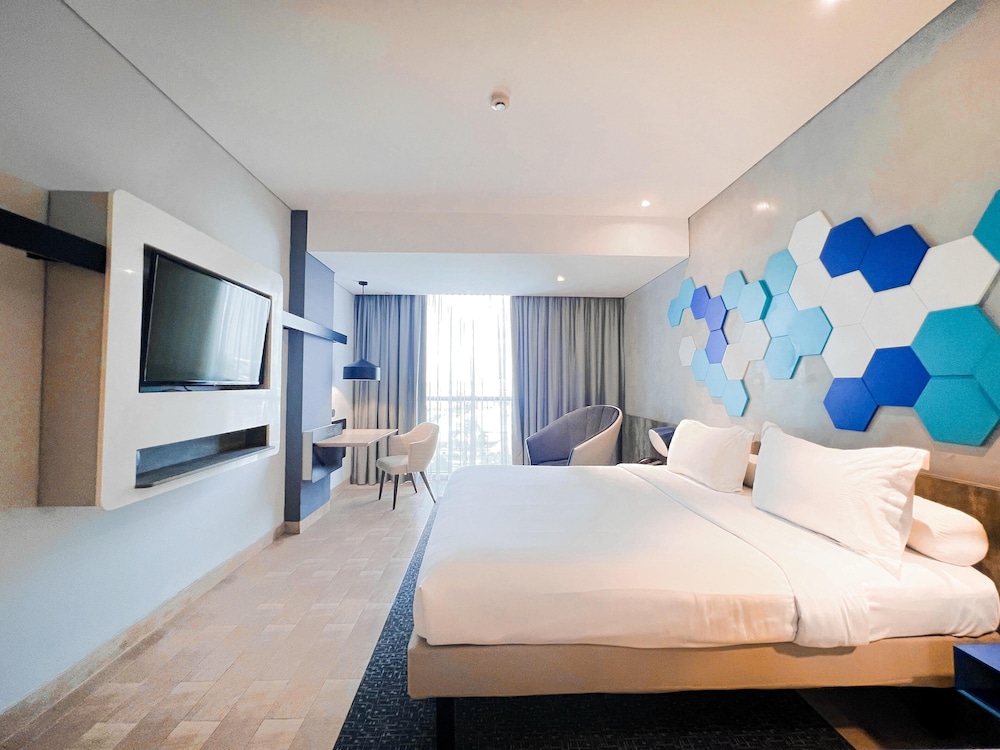 SUPERIOR, QUEEN BED