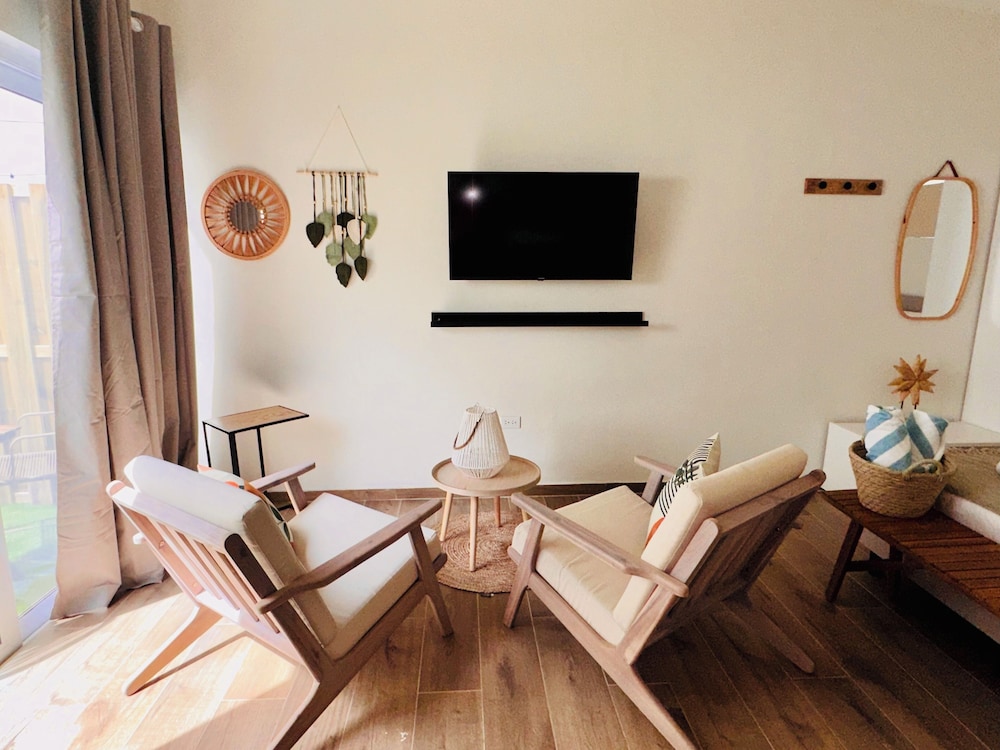 The Vistalmar Ocean View Apartments 25/50