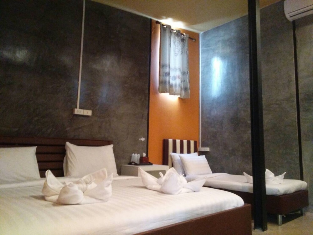 Riverpool Resort 16/50