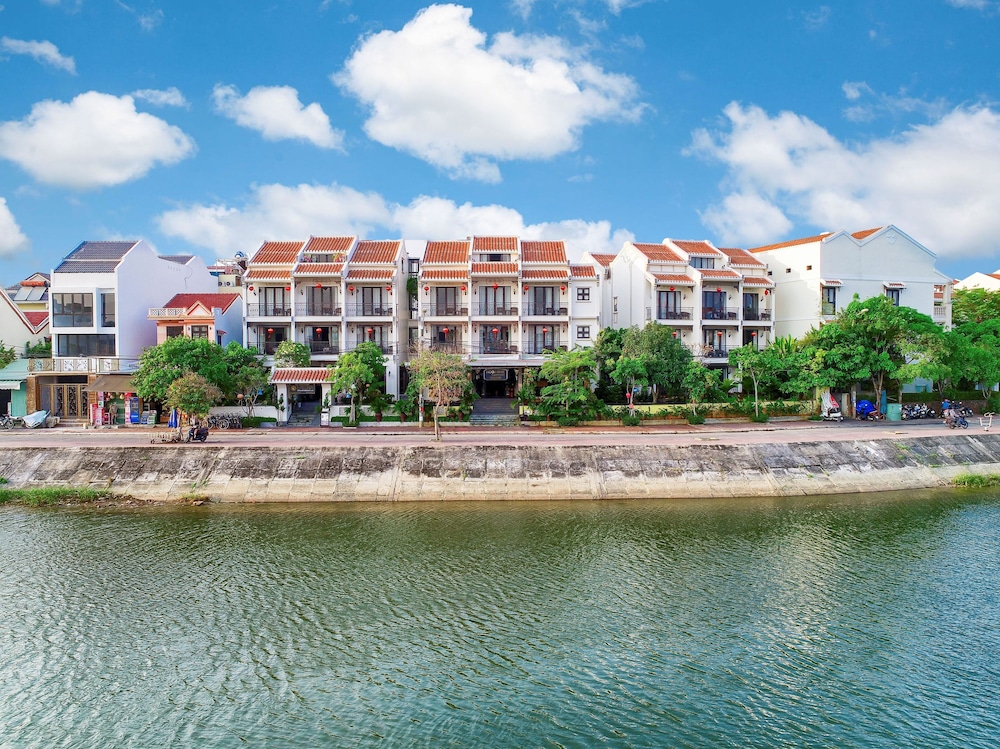 Laluna Hoi An Riverside Hotel & Spa 68/71