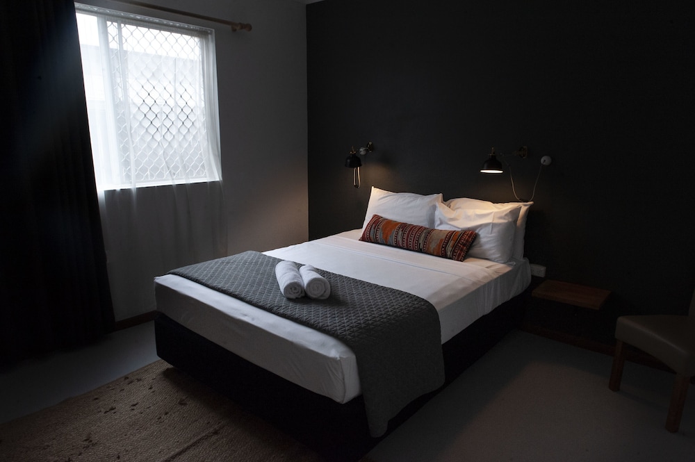 Motel Nomad 25/76