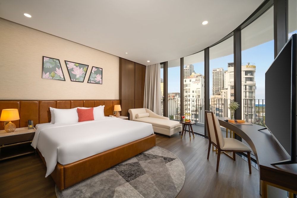 PANORAMIC, SUITE