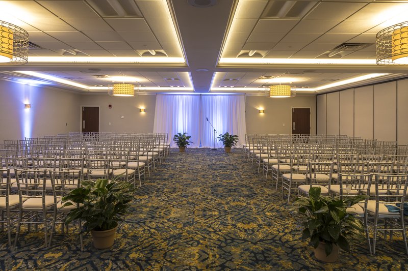 Crowne Plaza Suites Pittsburgh South 73/76
