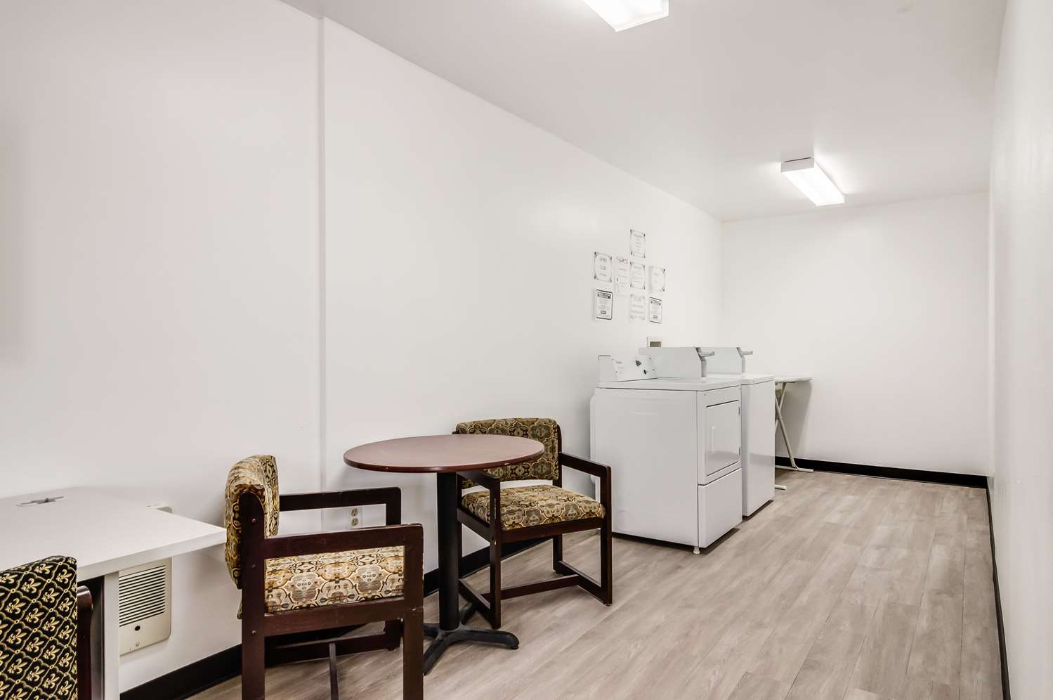 Guesthouse Inn & Suites Montesano 21/34